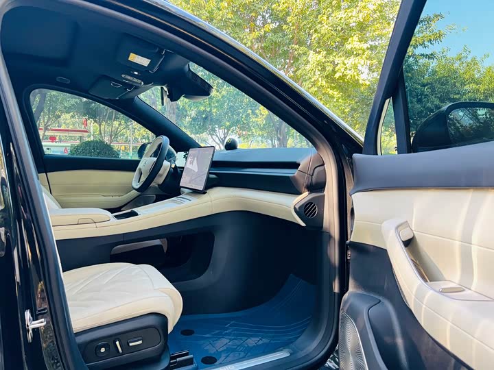 Фото 8 - Nio ES6