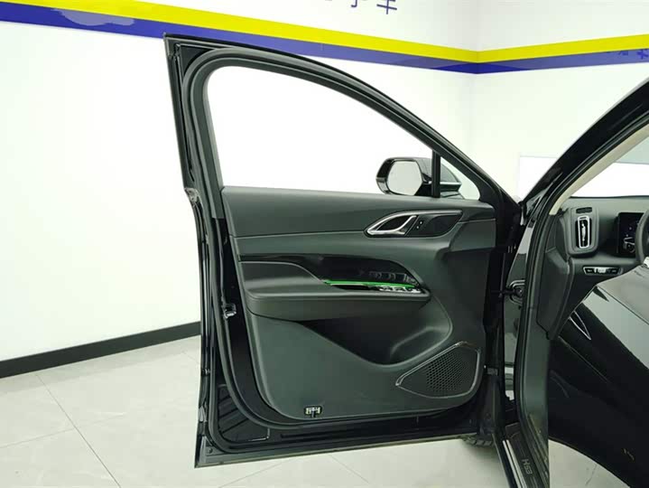 Фото 7 - Hongqi HS3