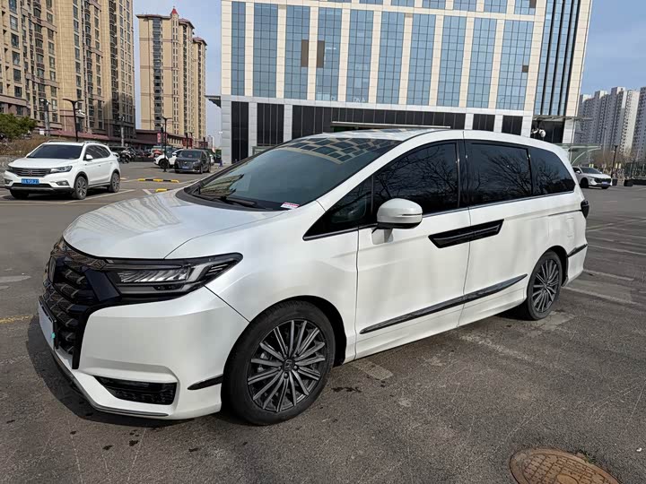 Фото 1 - Honda Elysion