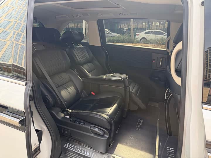 Фото 5 - Honda Elysion