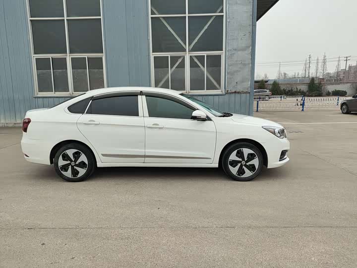 Фото 4 - Dongfeng Aeolus E70