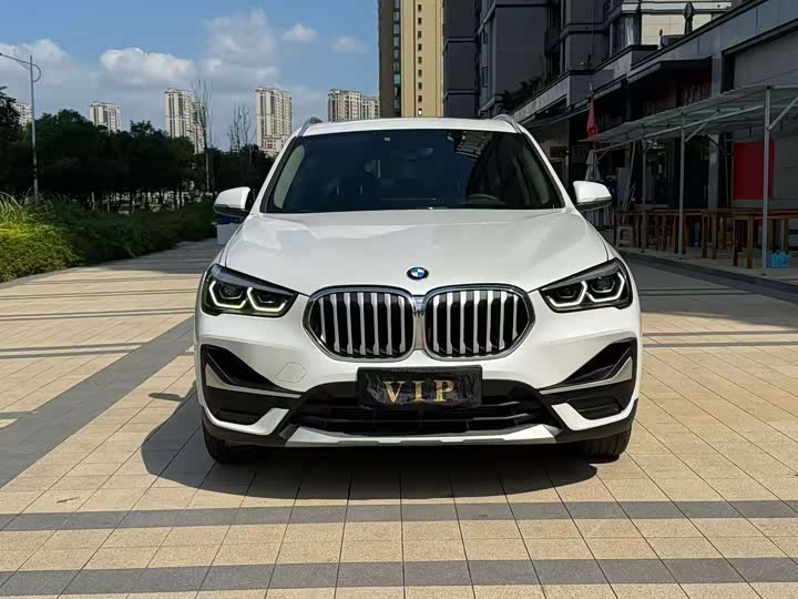 Фото 2 - BMW X1