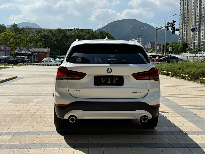 Фото 8 - BMW X1