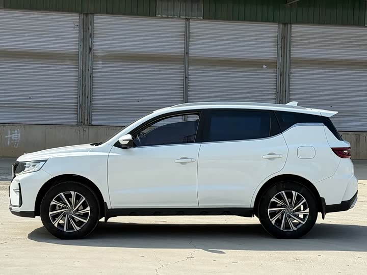 Фото 4 - Geely Vision X6
