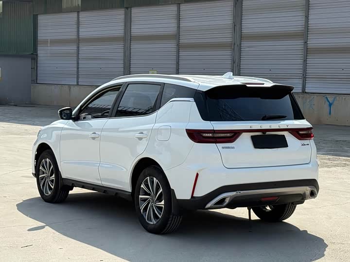 Фото 5 - Geely Vision X6