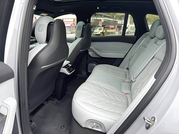 Фото 8 - Nio ES6