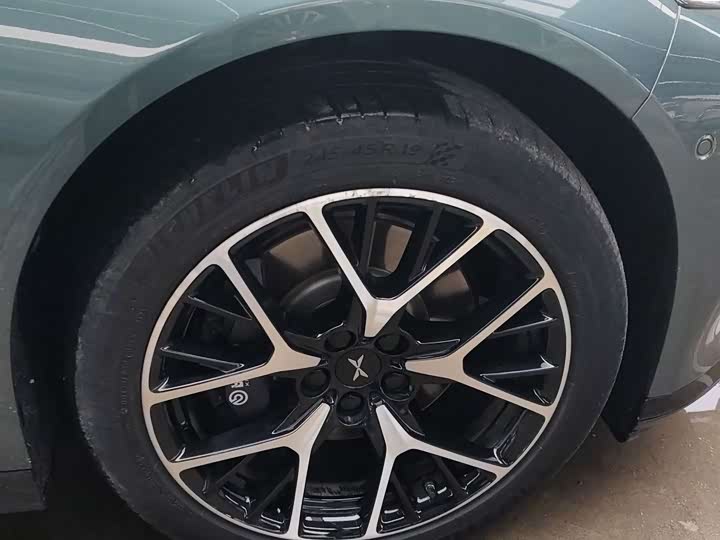 Фото 7 - XPeng P7