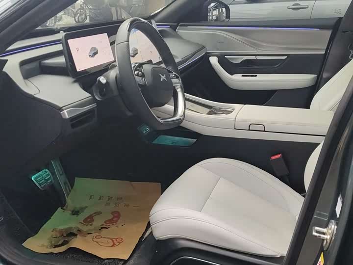 Фото 9 - XPeng P7