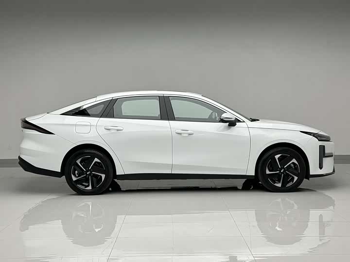 Фото 5 - Geely Galaxy L6