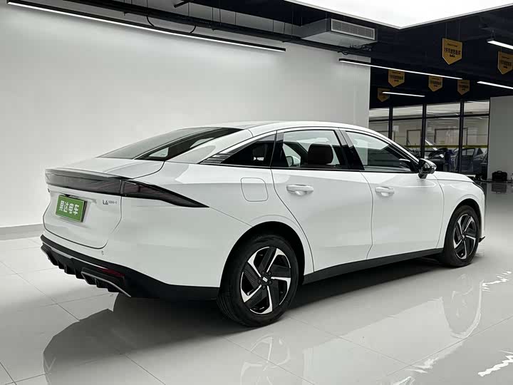 Фото 6 - Geely Galaxy L6