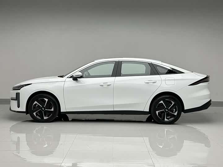 Фото 8 - Geely Galaxy L6