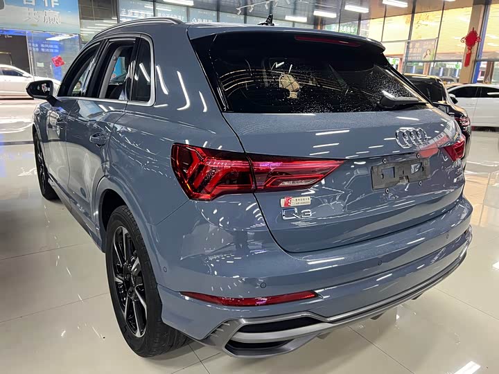 Zdjęcie 8 - Audi Q3