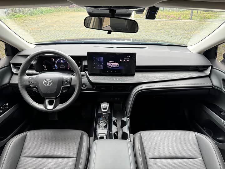 Фото 7 - Toyota Camry