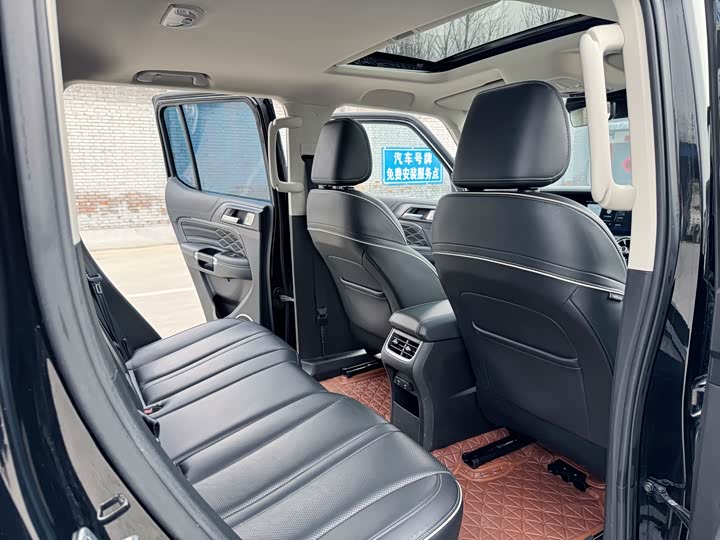 Фото 6 - Tank 300