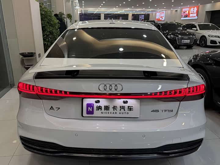 Фото 4 - Audi A7