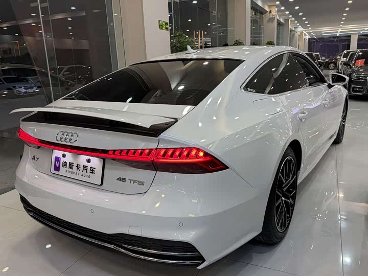 Фото 5 - Audi A7