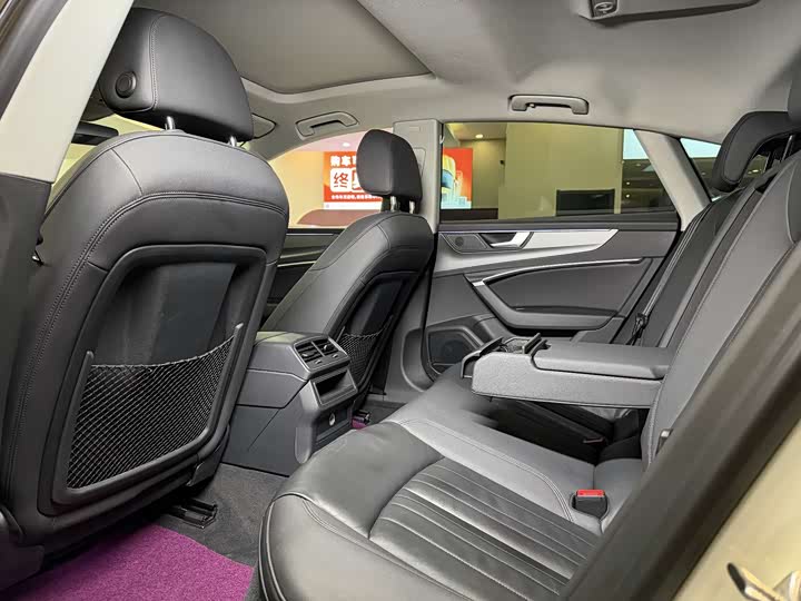 Фото 8 - Audi A7