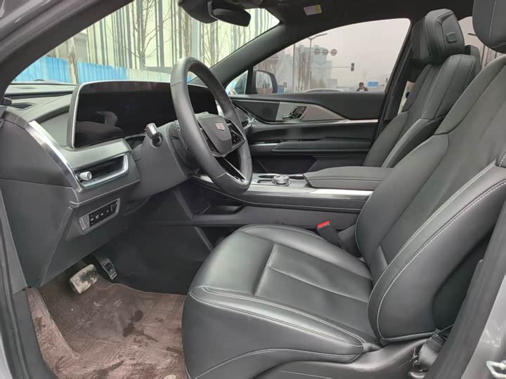 Фото 7 - Cadillac XT5