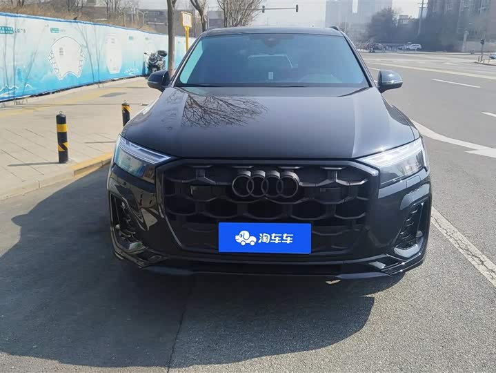 Фото 2 - Audi Q7