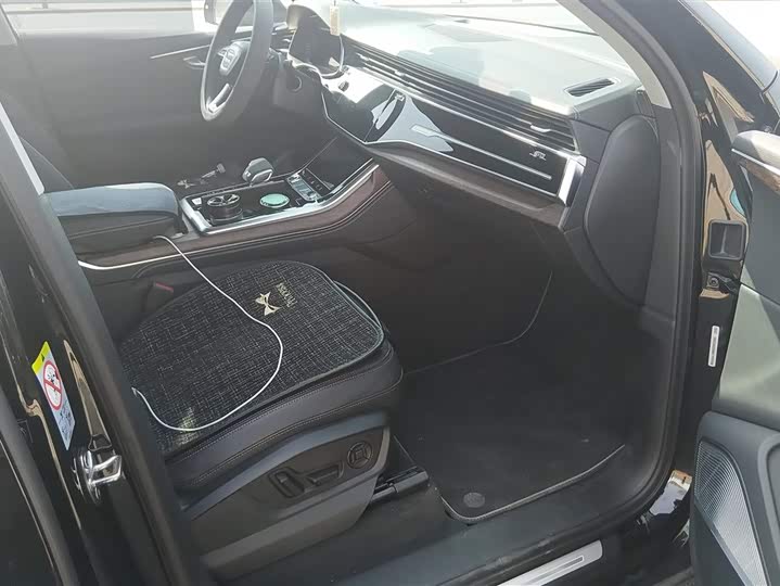 Фото 8 - Audi Q7