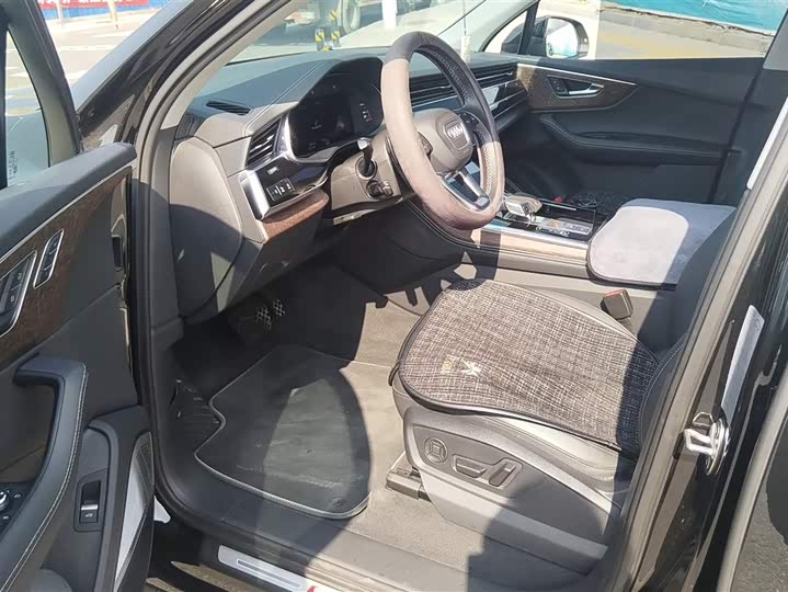 Фото 9 - Audi Q7