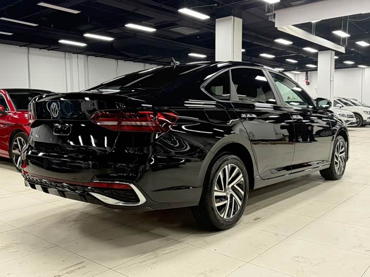 Фото 6 - Volkswagen Lavida