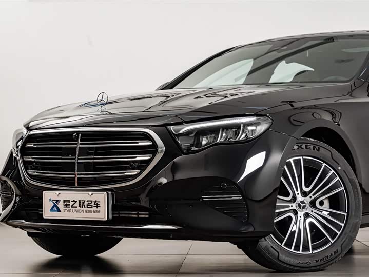 Фото 2 - Mercedes-Benz E-Class