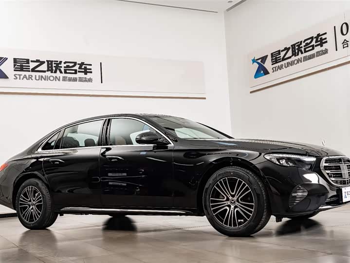 Фото 6 - Mercedes-Benz E-Class