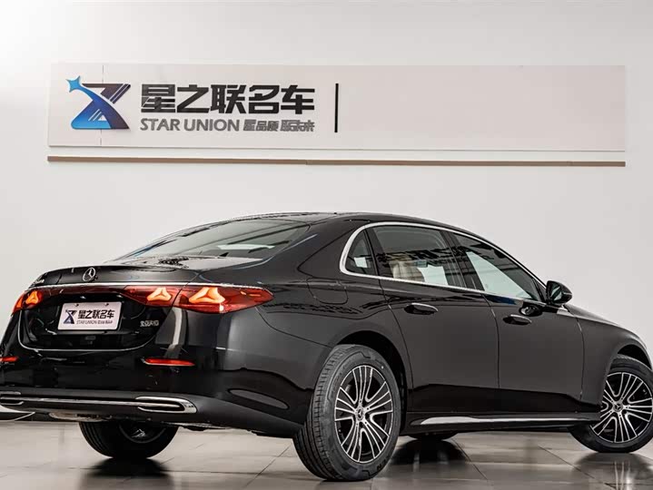 Фото 7 - Mercedes-Benz E-Class