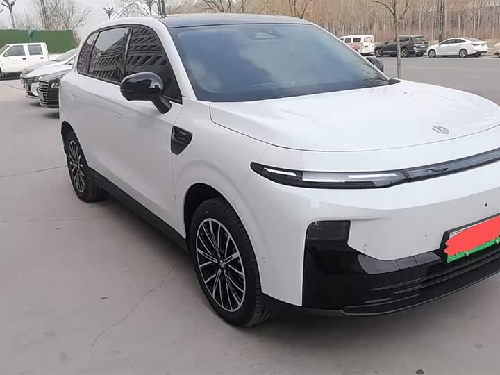 Фото 2 - Leapmotor B10