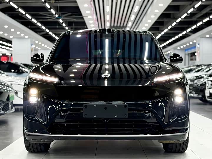 Фото 2 - Nio EC6