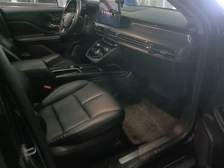 Фото 8 - Lincoln Corsair Hybrid