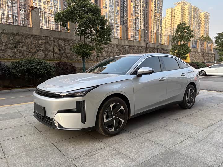 Фото 1 - Geely Galaxy L6