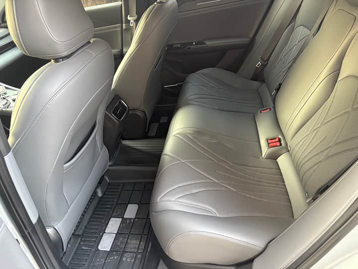 Фото 9 - Geely Galaxy L6