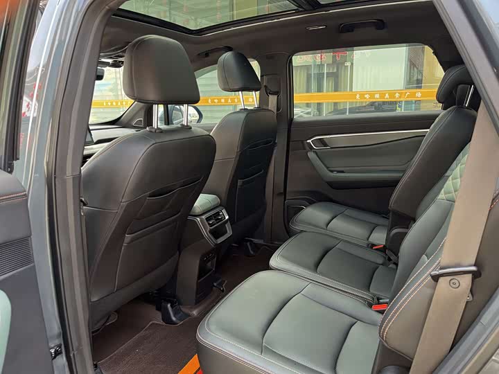 Фото 8 - Geely Okavango L