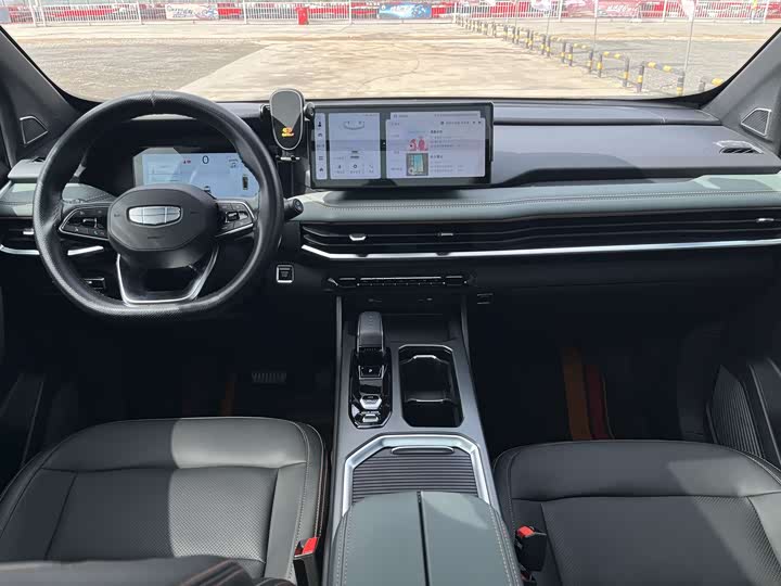 Фото 9 - Geely Okavango L