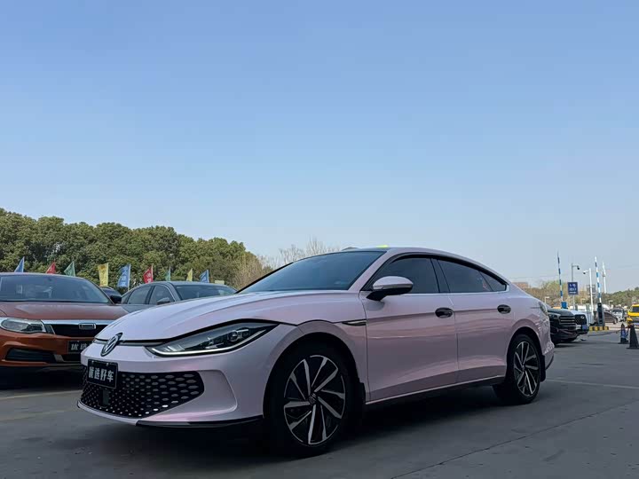 Photo 3 - Volkswagen Lamando L