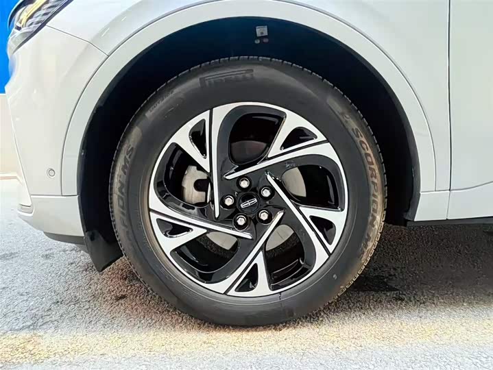 Фото 6 - Lincoln Nautilus