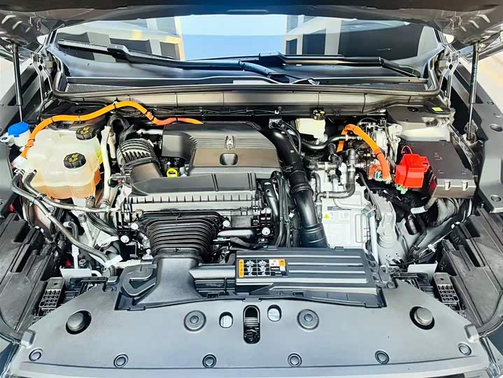 Фото 7 - Lincoln Nautilus