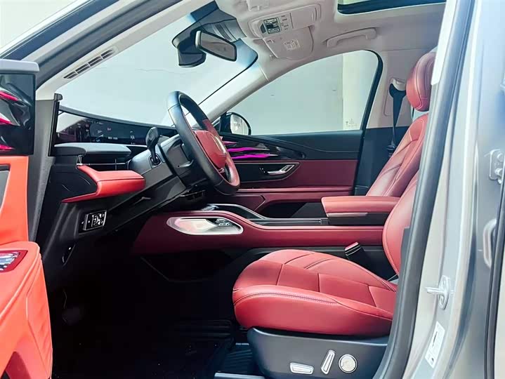 Фото 9 - Lincoln Nautilus