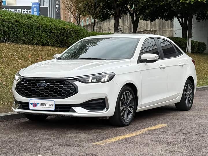 Фото 1 - Ford Escort