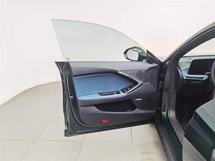 MG Motor 7 2025 2025款 1.5T 300 DCT优雅版