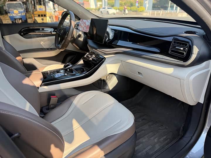 Фото 9 - BYD Qin Plus