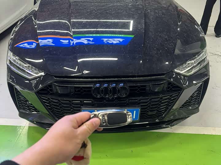 Фото 1 - Audi A7L