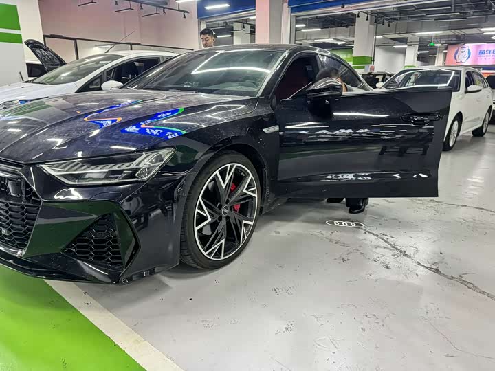 Фото 2 - Audi A7L