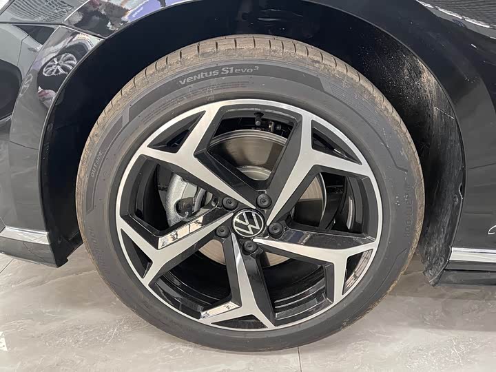 Фото 4 - Volkswagen Magotan