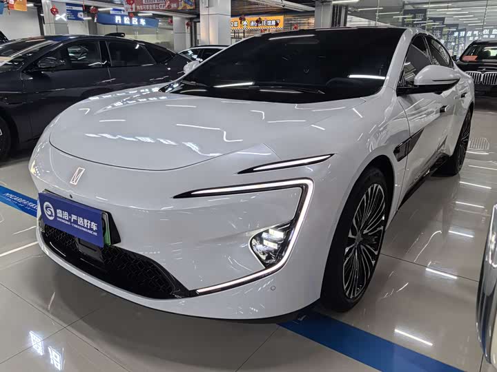 Фото 1 - Avatr 12