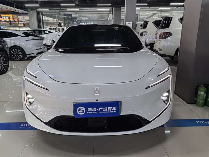 Фото 2 - Avatr 12