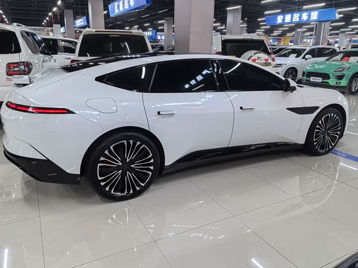 Фото 4 - Avatr 12