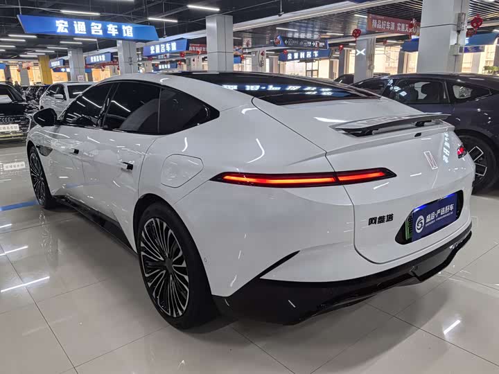 Фото 7 - Avatr 12